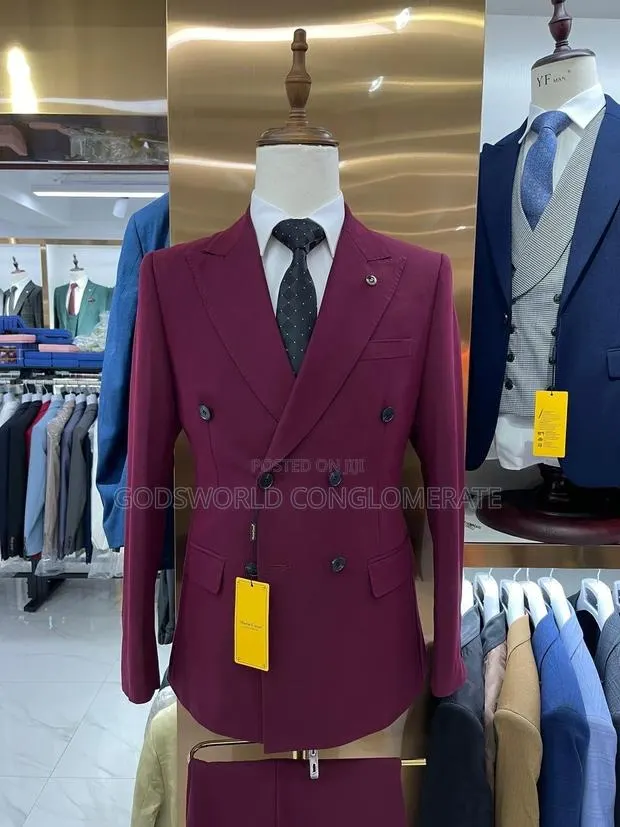 Mario Casas 3pcs Suit · Photo 1