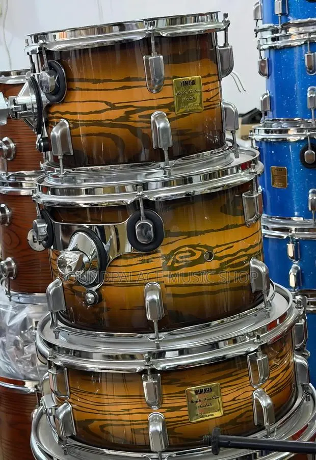 Yamaha Maple Custom Absolute 5set Drums With 2Cymbals · Photo 1