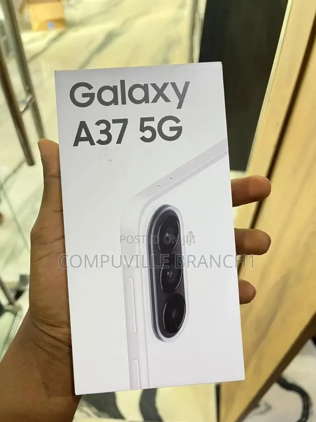 New Samsung Galaxy A37 256 GB White · Photo 1