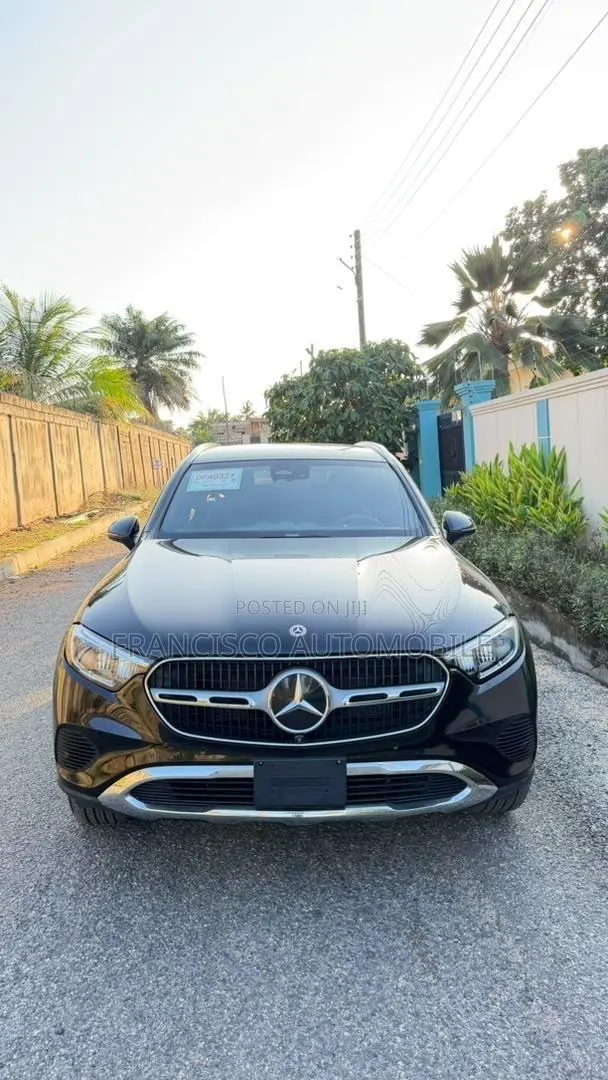Mercedes-Benz GLC-Class GLC 300 2024 Black · Photo 1