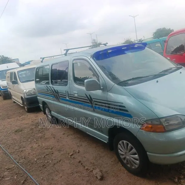 Toyota HiAce 2010 Blue · Photo 1