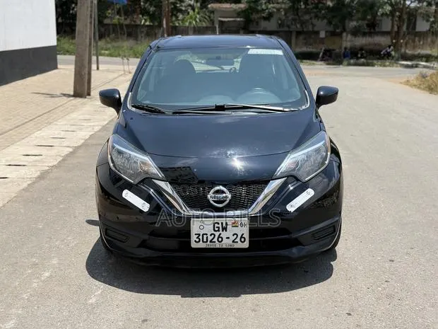 Nissan Versa 1.6 S 2019 Black · Photo 1