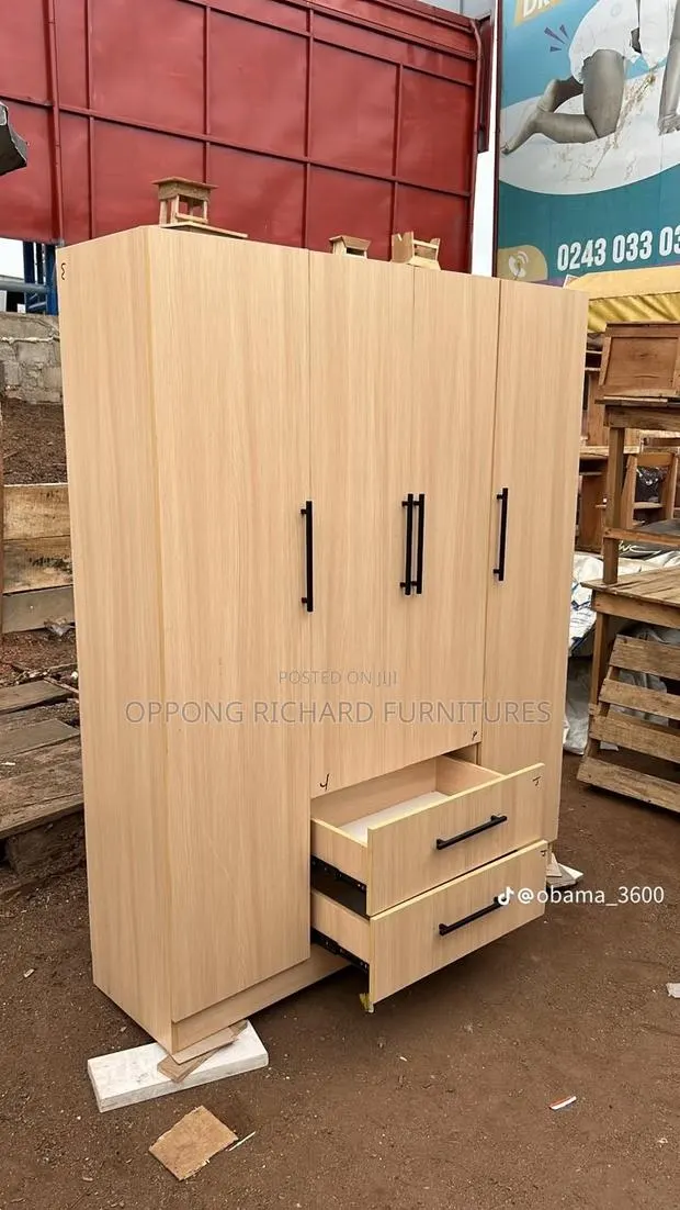 Three in One Wardrobe · Photo 1