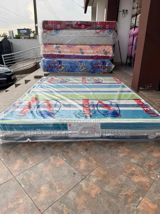 6 Inches High Density Double Size Mattress · Photo 1