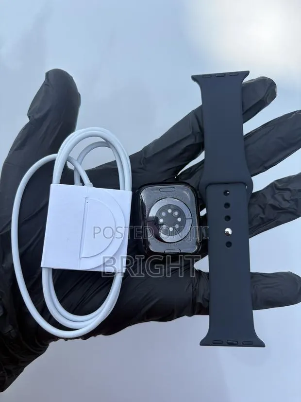 Apple Watch Series 8 · Photo 1