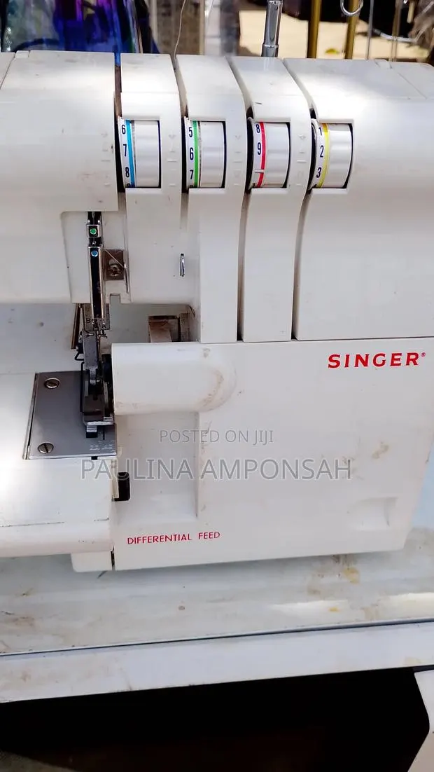 Overlock Sewing Machine · Photo 1