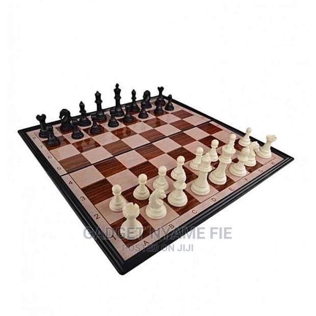 Brains Chess Board · Photo 1