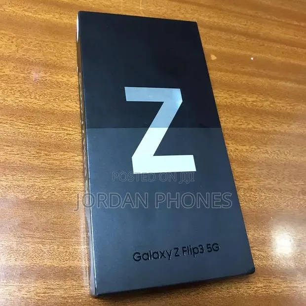 New Samsung Galaxy Z Flip3 5G 256 GB Black · Photo 1