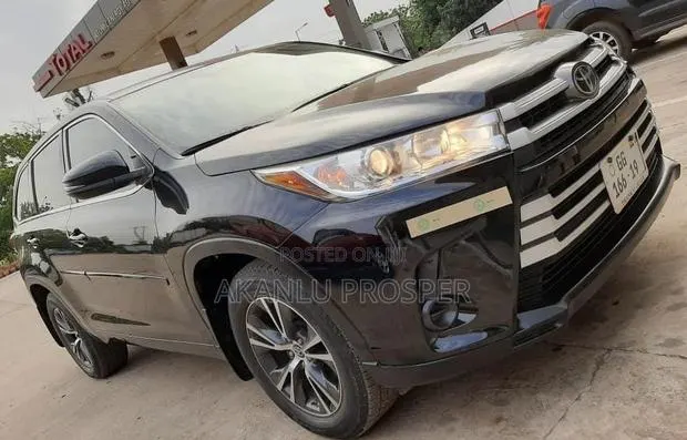 Toyota Highlander 2017 Black · Photo 1