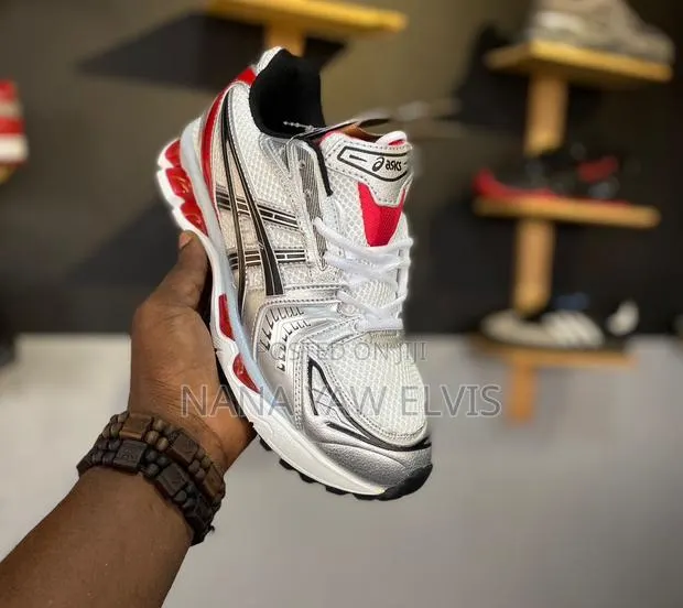Asics Shoes · Photo 1