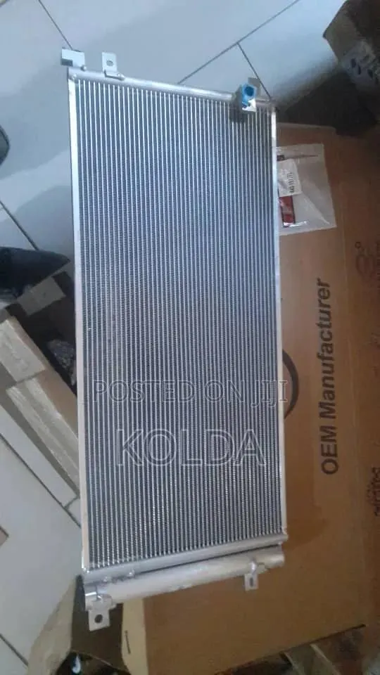 Toyota RAV4 Hybrid AC Condenser · Photo 1