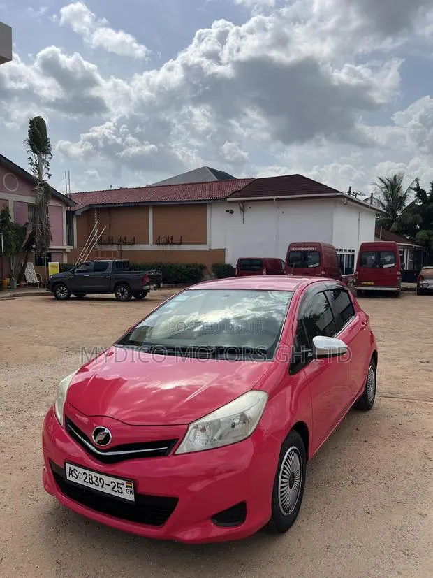 Toyota Vitz 2013 Pink · Photo 1