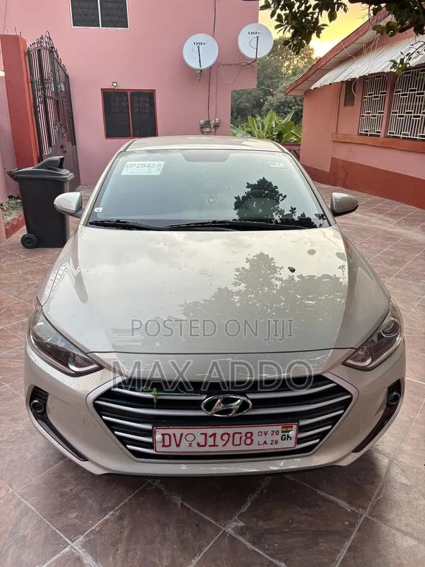 Hyundai Avante 2017 Gray · Photo 1
