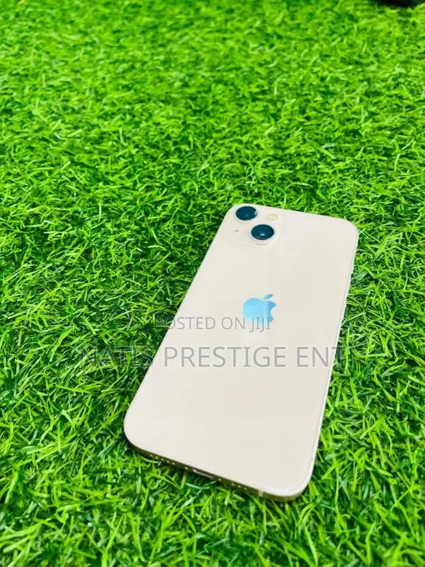Apple iPhone 13 256 GB White · Photo 1