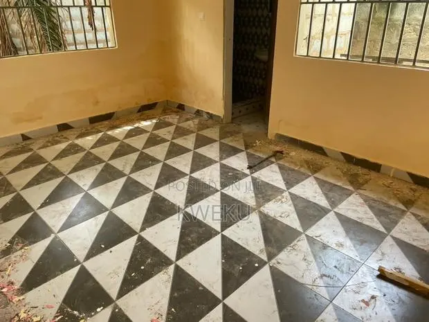 1bdrm Apartment in Estate Agency, Baatsona Total for rent · Photo 1