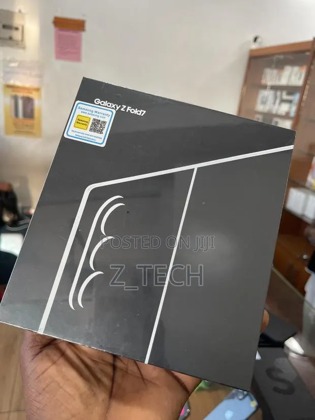 New Samsung Galaxy Z Fold7 256 GB Black · Photo 1