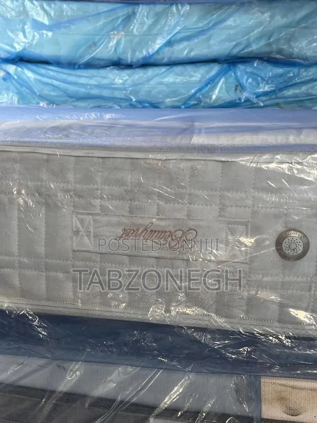 10 Inches Queen Size Mattress · Photo 1