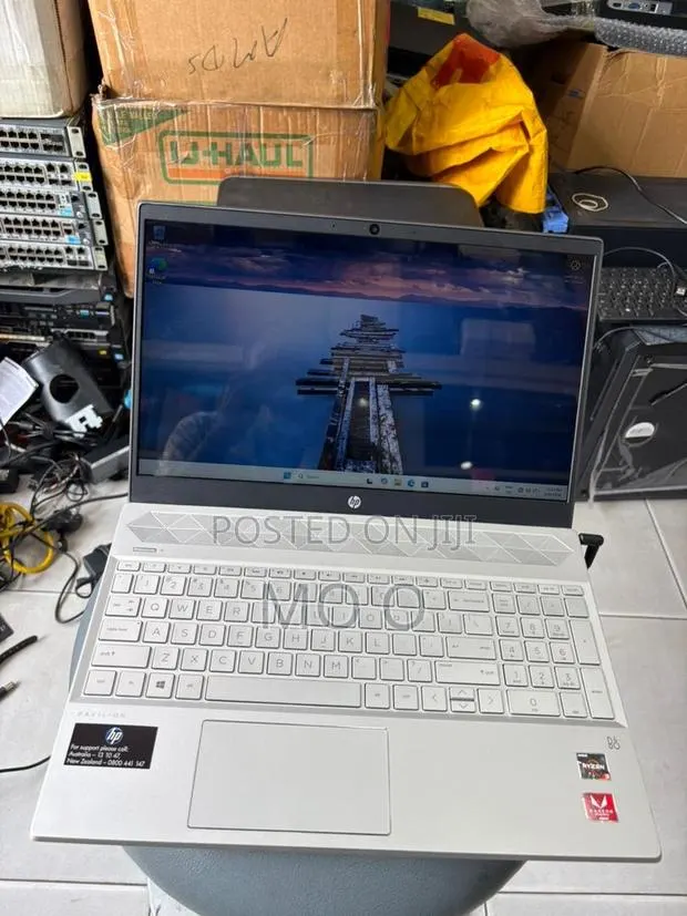 Laptop HP Pavilion 15 8GB AMD Ryzen 3 SSD 256GB · Photo 1