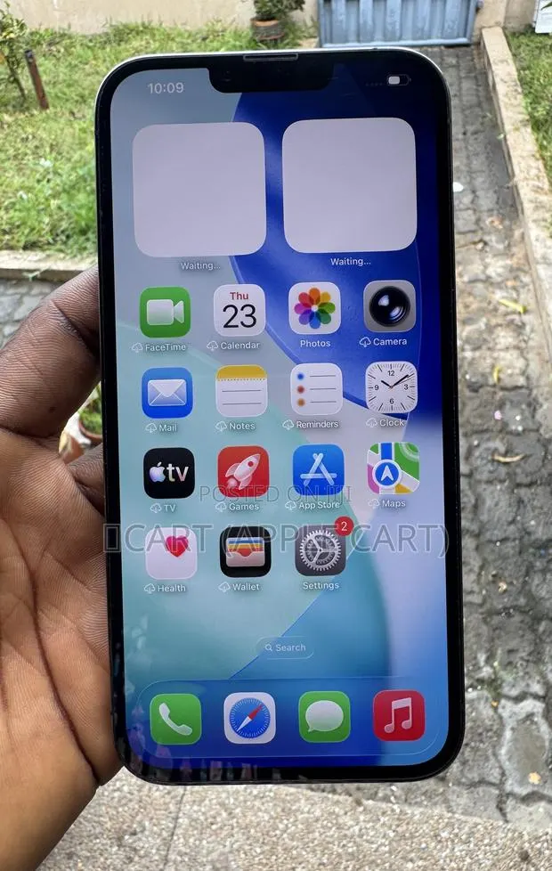 Apple iPhone 13 Pro Max 256 GB Gray · Photo 1
