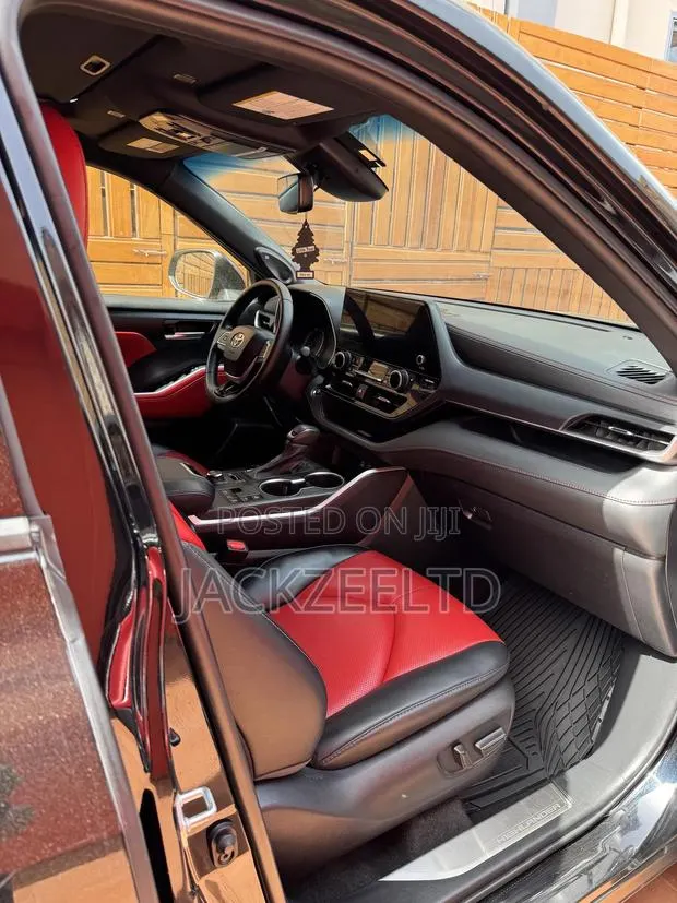 Toyota Highlander XSE AWD 2024 Black · Photo 1