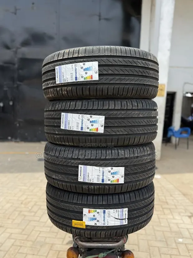 Original Michelin 225/50r17 Tyres Available for All Cars · Photo 1
