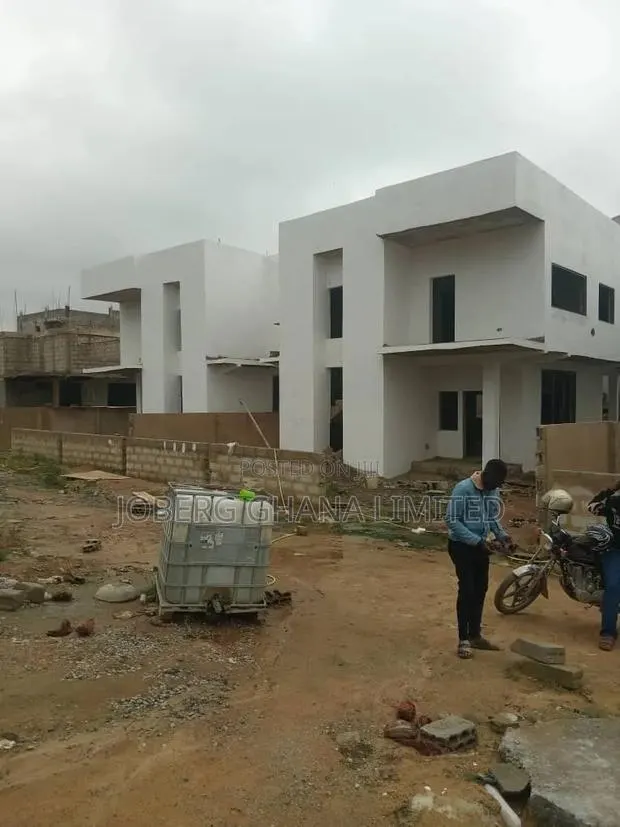 3bdrm Townhouse/Terrace in Tema Metropolitan for sale · Photo 5