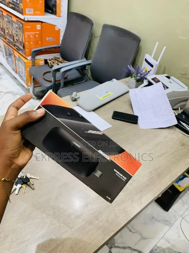 Newly Sealed in Box Bose SoundLink Flex (2nd Gen) Is a Compact, Rugged · Photo 1