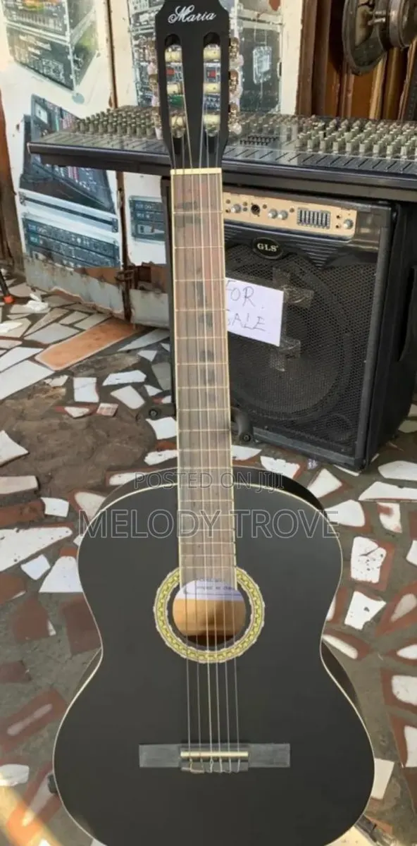 6-String Classical Acoustic Guitar (Maria) · Photo 1