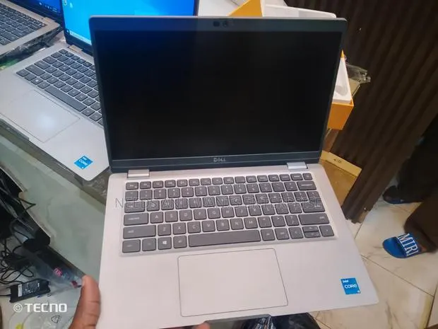 New Laptop Dell Latitude 5320 16GB Intel Core i5 SSD 256GB · Photo 1