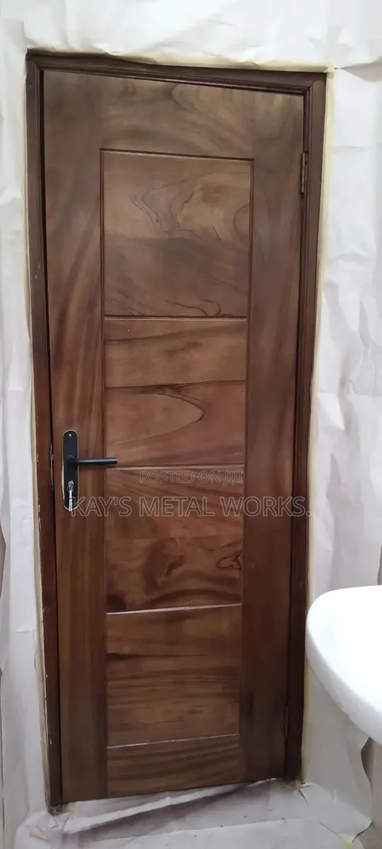 Walnut Smooth Spray Painting for Wood Metal Doors · Photo 1