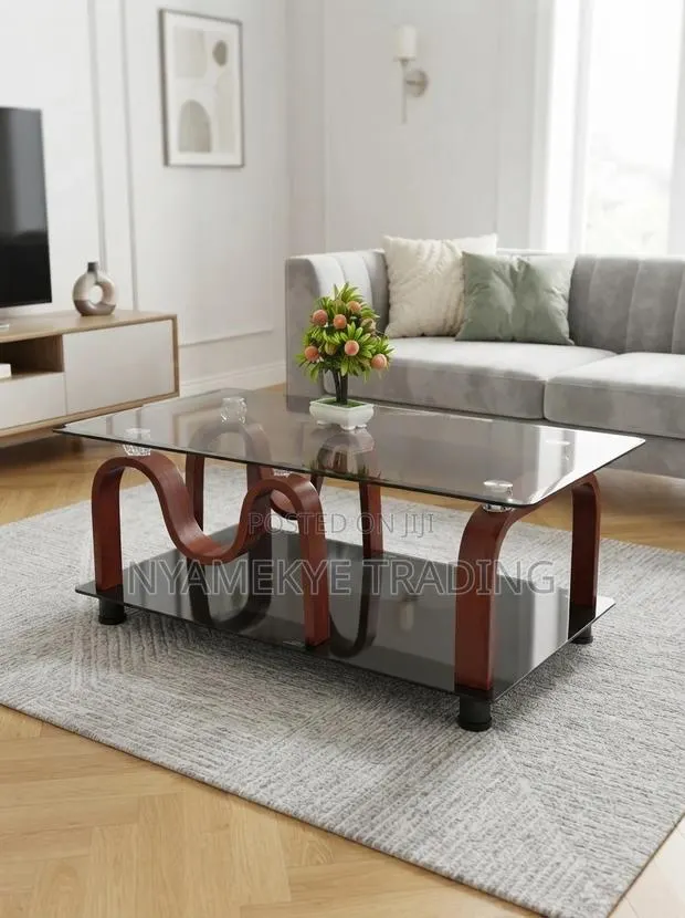 Glass Center Table · Photo 1