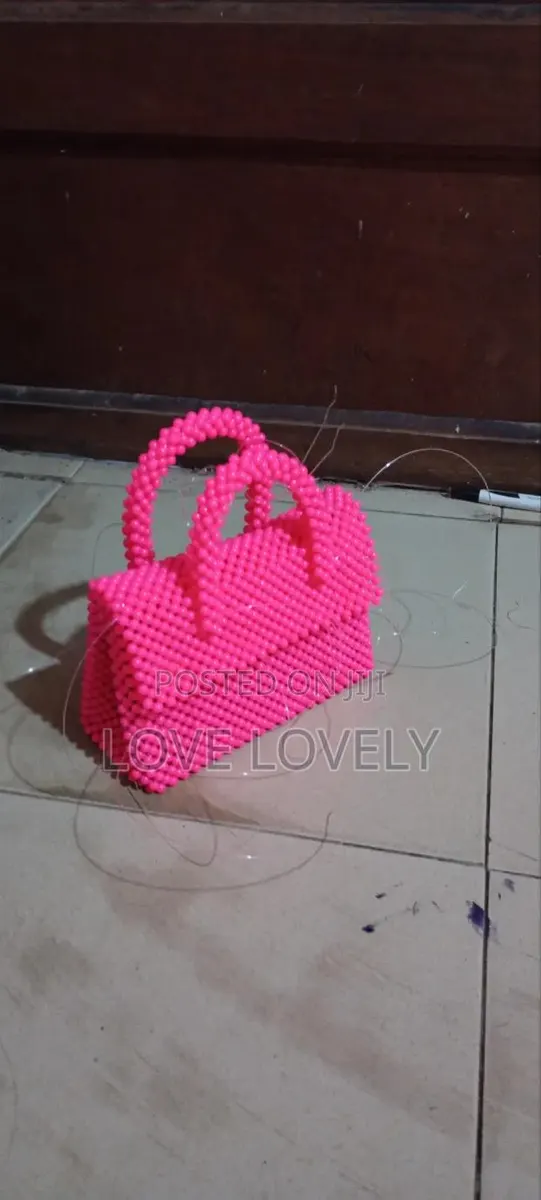 Beaded Bag · Photo 1