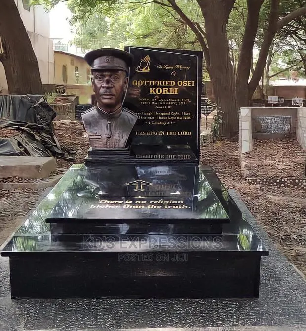 Sculptures For Tombstones · Photo 1