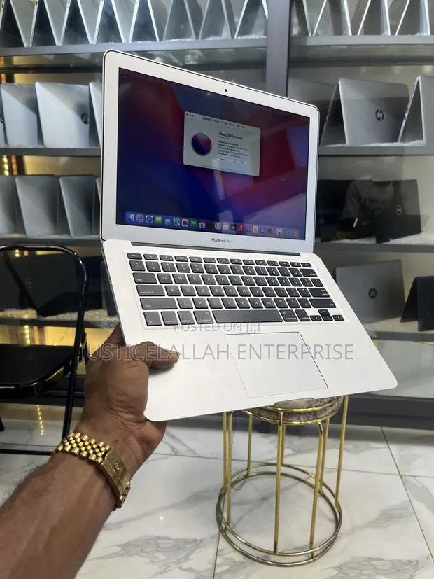 Laptop Apple MacBook Air 2017 8GB Intel Core i5 SSD 256GB · Photo 1