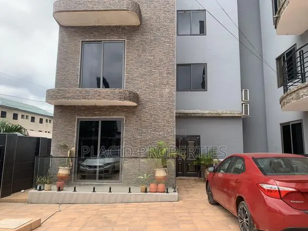 3bdrm Apartment in Parakuo Estate, Achimota for rent