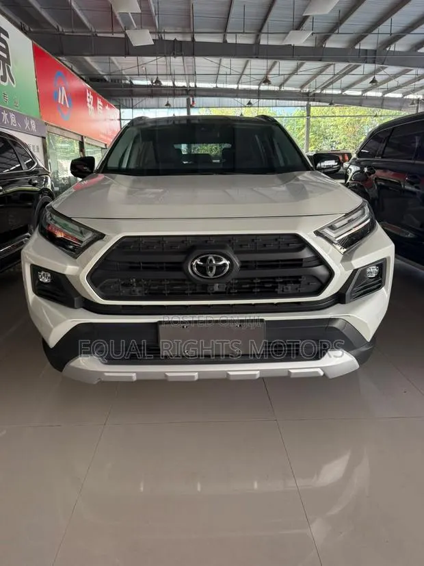 New Toyota RAV4 2023 Black · Photo 1