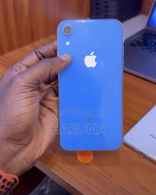 Apple iPhone XR 256 GB Blue · Photo 1