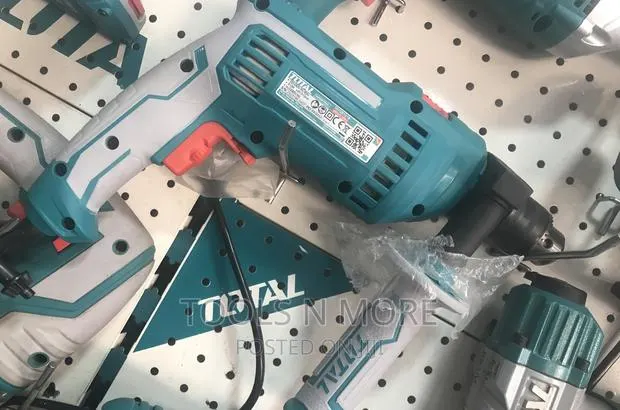 TOTAL Impact Drill 810W · Photo 1