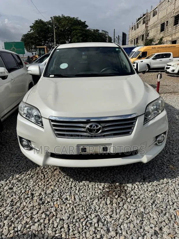 Toyota Vanguard 2013 White · Photo 1