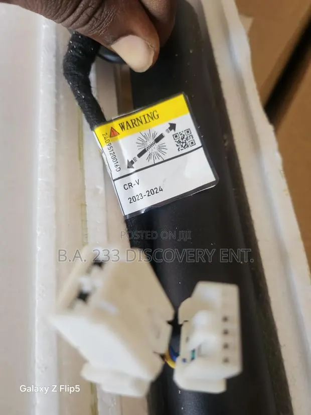 Honda CRV 2023/2024 Electronic Boot Shocks · Photo 1