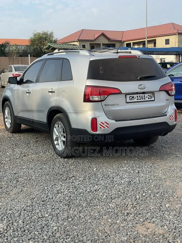 Kia Sorento 4dr SUV 2016 Silver · Photo 1