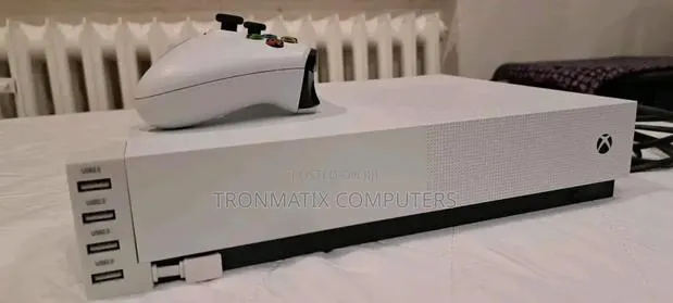 Xbox One S White · Photo 1