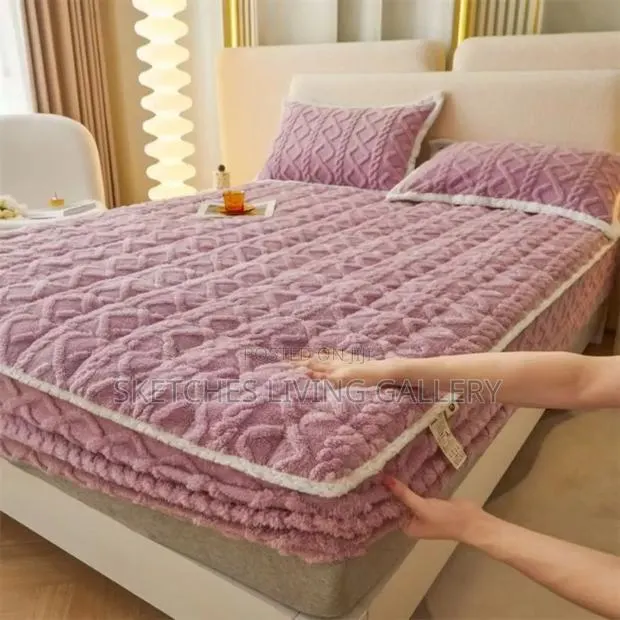 Modern Bed Coevers for Cozy Night · Photo 1