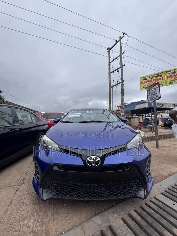 Toyota Corolla SE Special Edition 4dr Sedan (1.8L 4cyl CVT) 2017 Blue · Photo 1