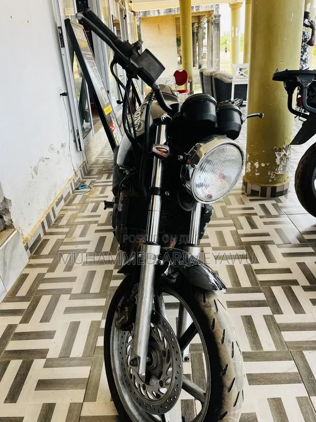 Honda CB 2003 Black · Photo 1