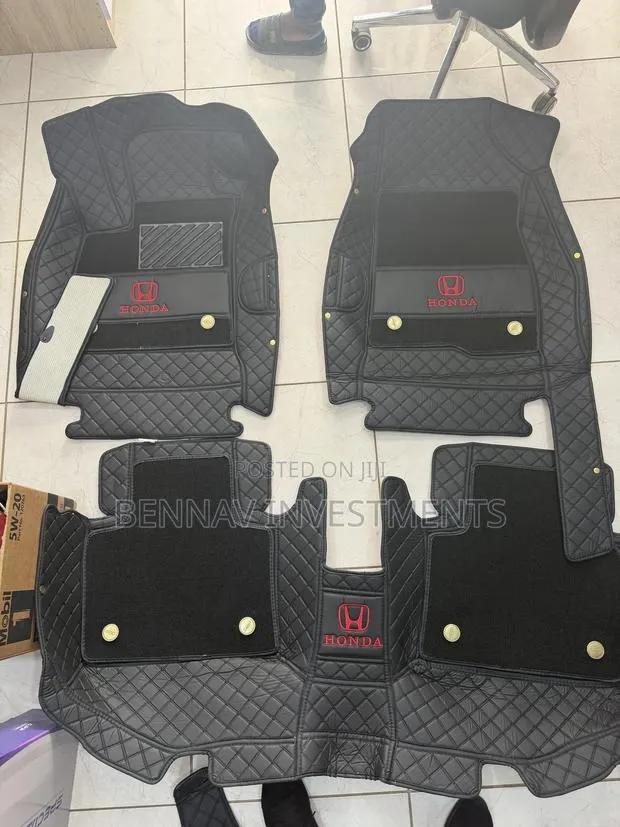 Honda Accord 2018 to 2022 5D Premium Leather Floor Mat/Carpet · Photo 1