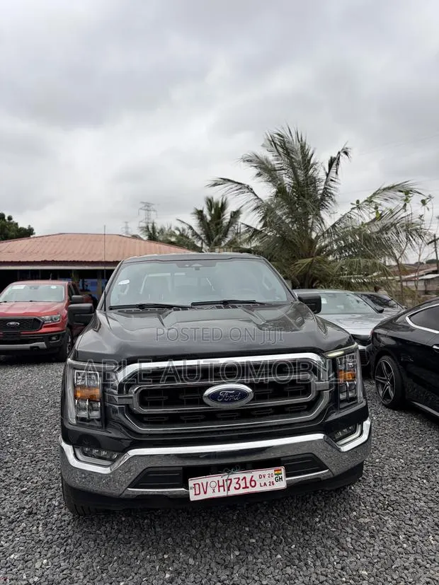 Ford F-150 XLT 2023 Black · Photo 1