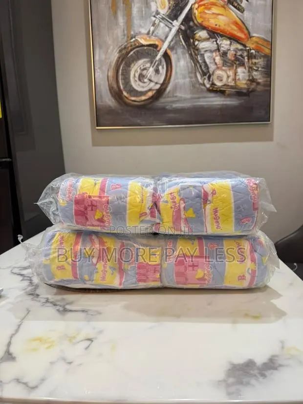 Disposable Baby Diaper Large and Medium Size · Photo 1