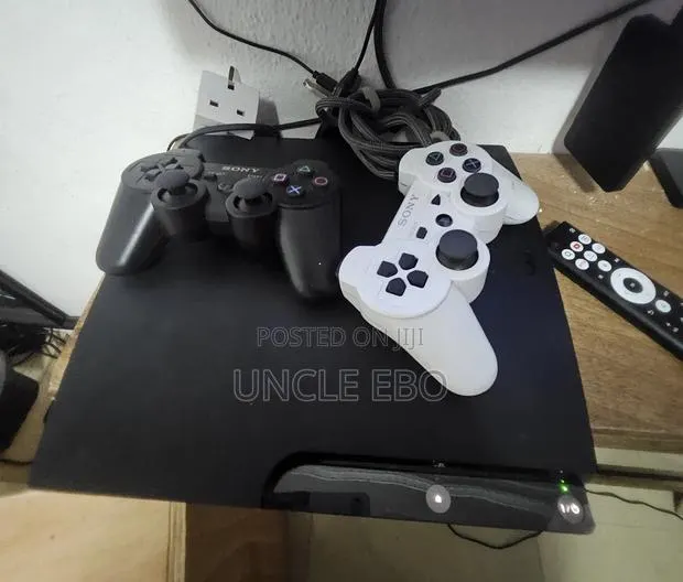 PS3 Slim Console Set · Photo 1