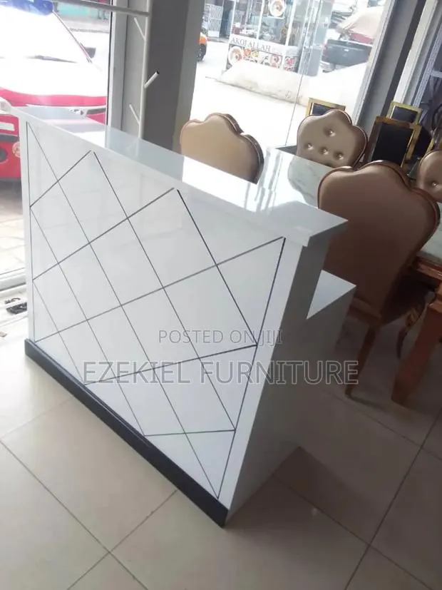 Reception Desk · Photo 1